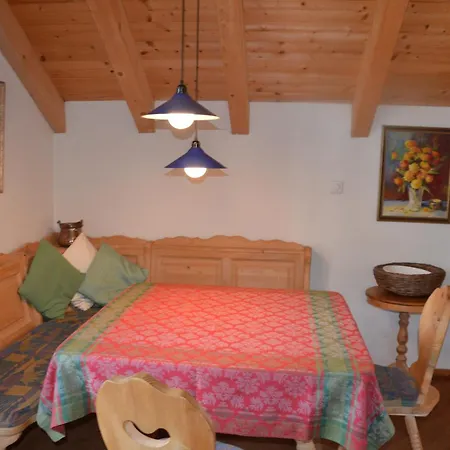 Haus Enzian Apartment