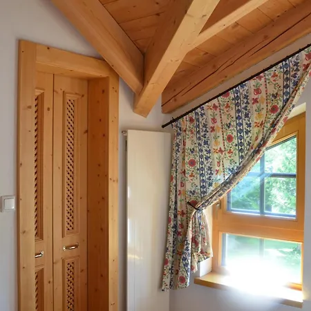 Haus Enzian Apartment *
