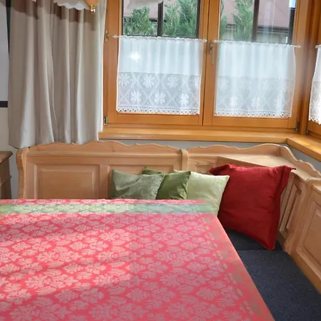 Haus Enzian Apartment *