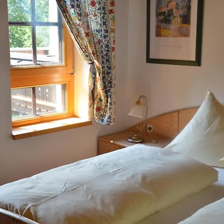 Apartment Haus Enzian Seefeld in Tirol