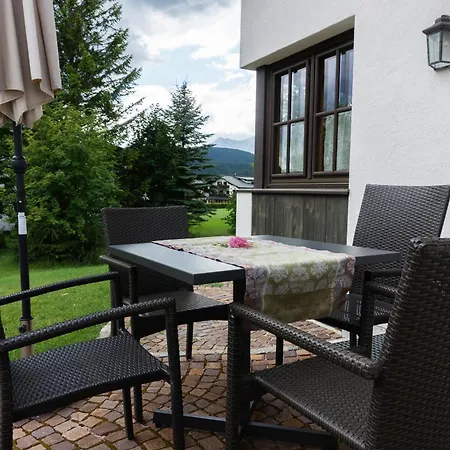 Haus Enzian 아파트